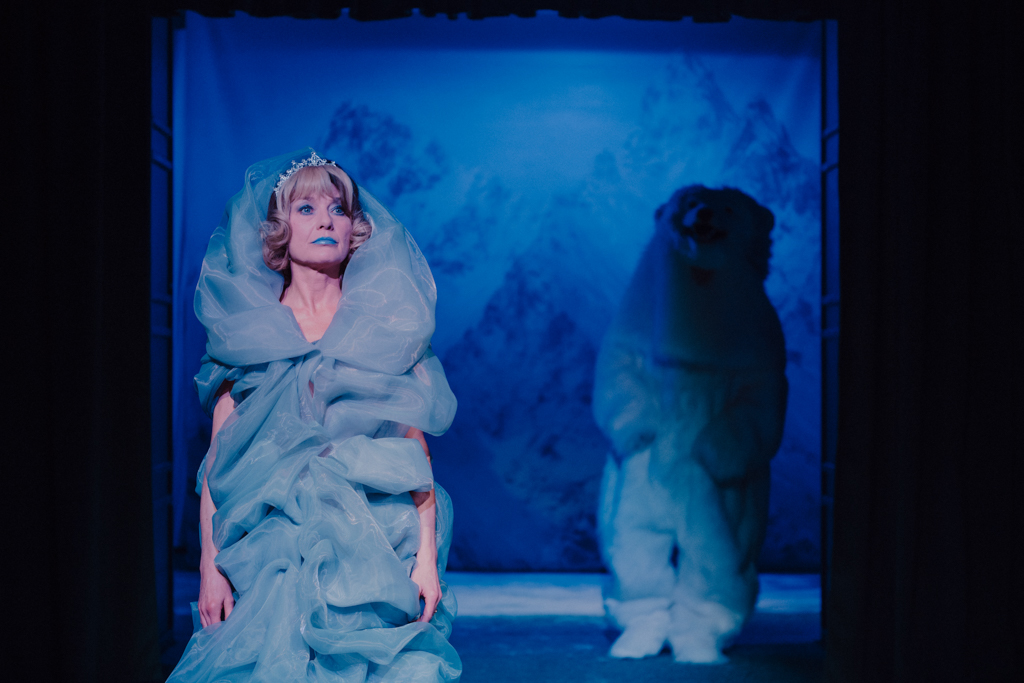 Edyta Olszówka (Laura Palmer), Wiesław Cichy (Niedźwiedź). Fot. Karolina Jóźwiak 