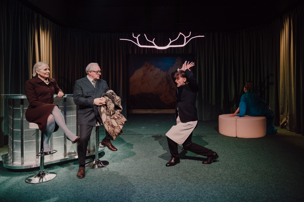 Kinga Ilgner (Magda), Wiesław Cichy (Nauczyciel), Piotr Kramer (Kelner), Anna Lobedan (Kasandra). Fot. Karolina Jóźwiak 